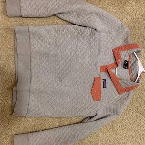 Quilted gray Patagonia pull over jacket